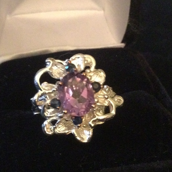 Genuine Amethyst & Sapphire Ring - Picture 5 of 9